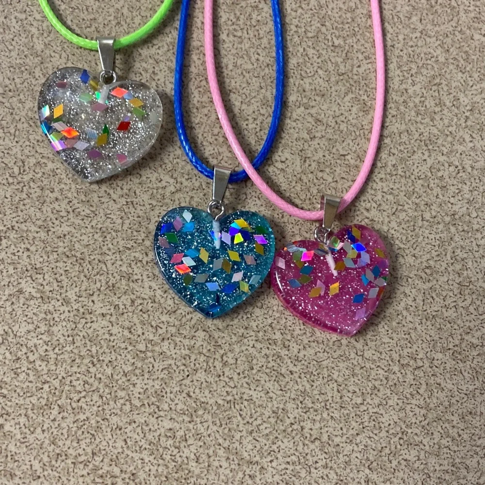 4/$20 bundle and save.. Kids Heart Pendant Necklace Set